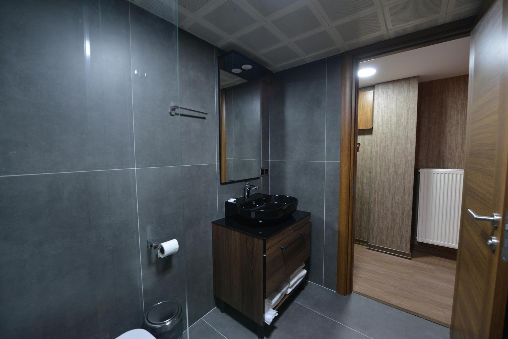 Istport Garden Hotels Arnavutkoy Экстерьер фото Bathroom